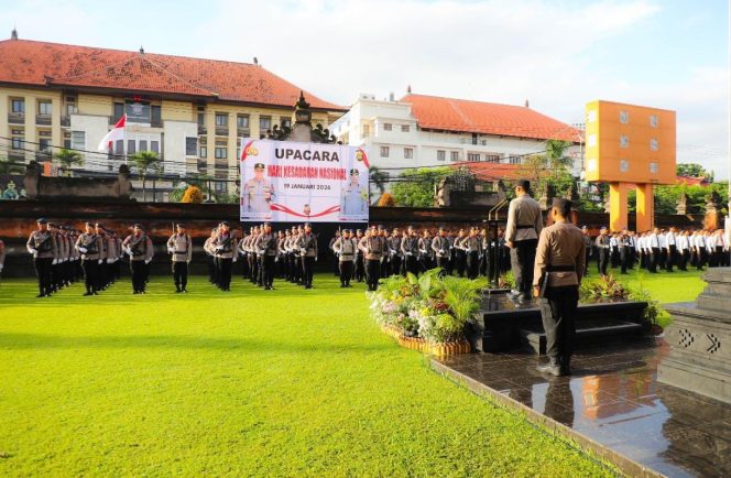 
					Ratusan Personel Polda Bali Ikuti Upacara Hari Kesadaran Nasional
