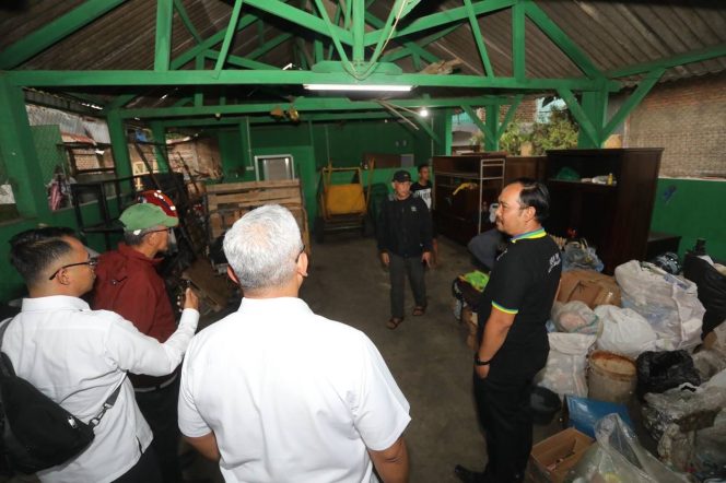 
					Farhan Tegaskan Sampah Harus Ditangani Terintegrasi