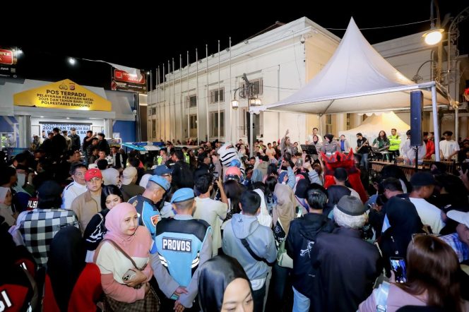 
					Tanpa Kembang Api, Kota Bandung Tetap Bersinar di Malam Tahun Baru