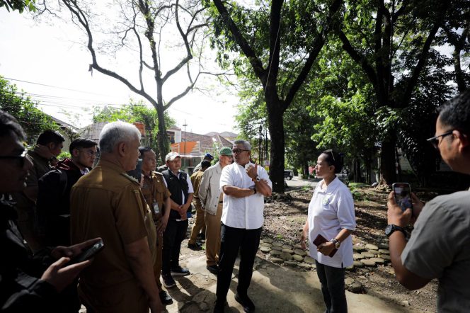 
					Tak Asal Tebang Pohon di Pemukiman, Farhan Tekankan Keselamatan Warga