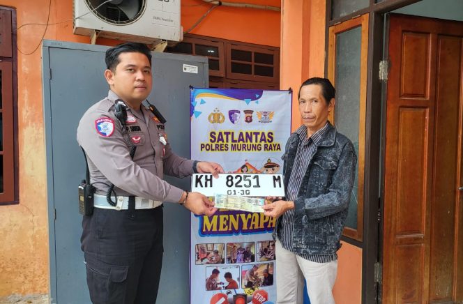 
					Tingkatkan Pelayanan, Samsat Murung Raya Layani Masyarakat Melalui ‘Polantas Menyapa’