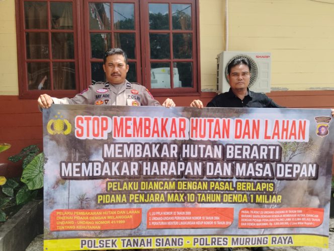 
					Bhabinkamtibmas Dirung Bakung Gencarkan Himbauan Larangan Karhutla