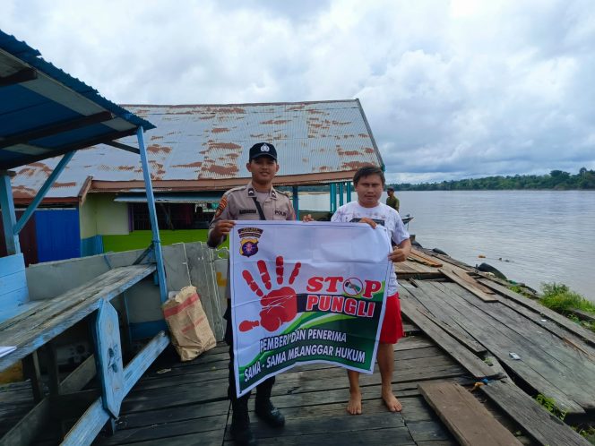 
					Personel Polsek Dusut Sosialisasikan Perpres Nomor 87 Tahun 2016 Dengan Masyarakat