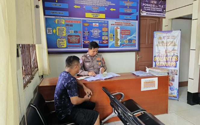 
					Samsat Murung Raya Beri Pelayanan Maksimal Untuk Masyarakat Bayar Pajak Kendaraan Melalui Program Polantas Menyapa