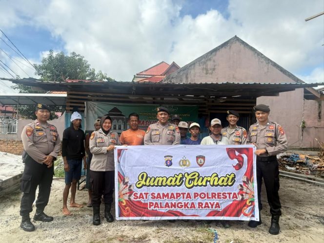 
					Jumat Curhat di Masjid Ar Rohman, Sat Samapta Polresta Palangka Raya Tampung Aspirasi Warga