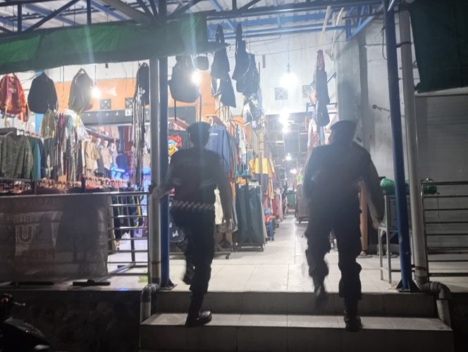 
					Cegah Premanisme, Polres Sukamara Gelar Patroli Malam di Pasar Inpres