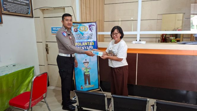 
					*Satlantas Polres Bartim Berikan Pelayanan Prima Regident Ranmor, Proses STNK Berjalan Tertib dan Transparan*