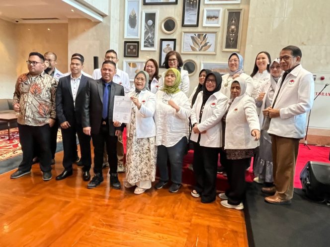 
					Diduga Gelapkan Uang Kolegium Dokter Indonesia DR. Mahmud Ghaznawie & Dr. Fika Ekayanti Dilaporkan Ke Polres Metro Jakarta Pusat