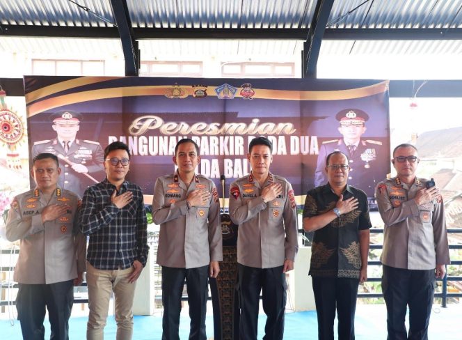 
					Kapolda Bali Resmikan Bangunan Parkir Kendaraan Roda Dua di Polda Bali