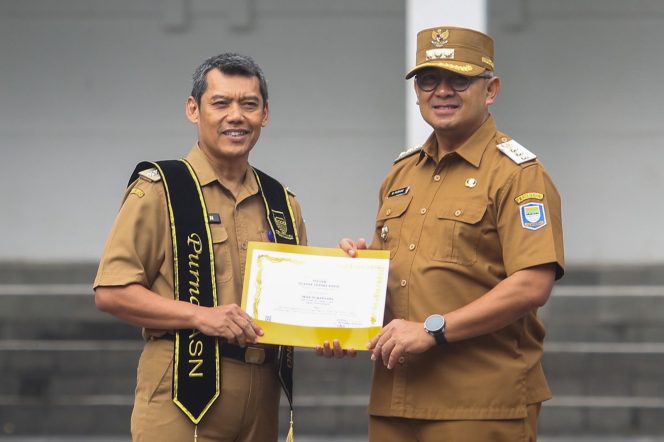 
					Lepas 68 ASN Purna Tugas, Wali Kota Bandung: Teladan dan Benchmark Bagi ASN Aktif