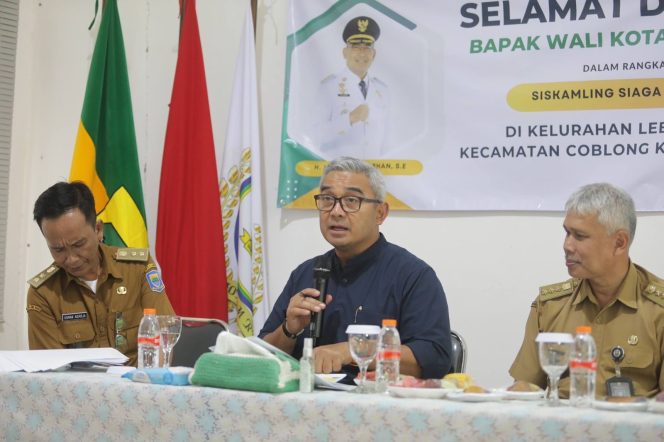 
					Siskamling ke-71, Wali Kota Bandung Dorong Solusi Perkotaan Berbasis Data RW