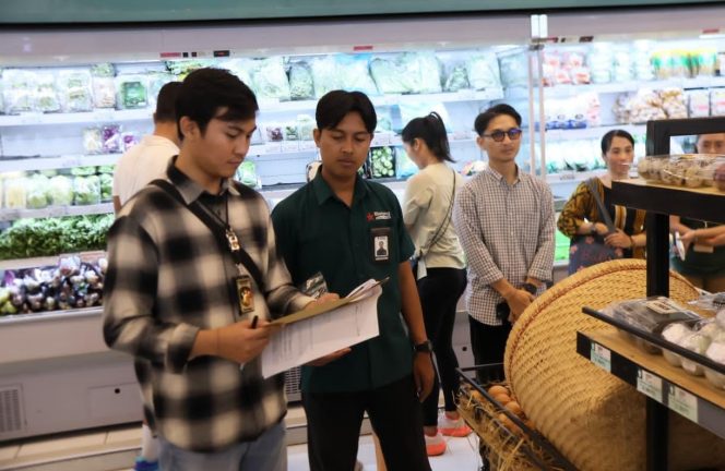 
					Harga Sesuai HET, Bukti Kehadiran Satgas Saber Pangan Polda Bali pada Sidak Pasar