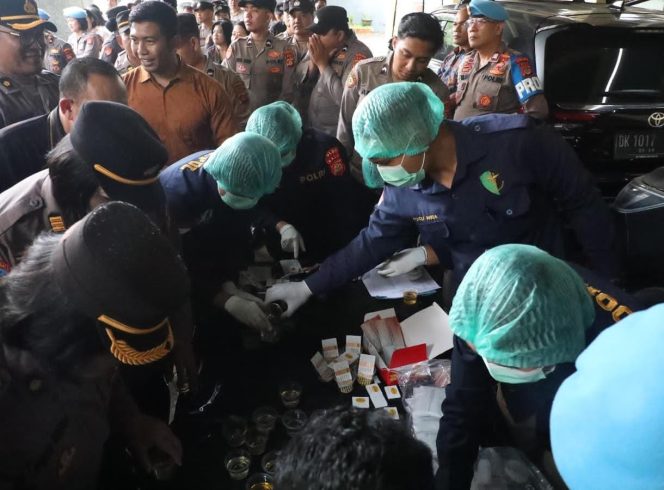 
					Tanpa Toleransi! Polda Bali Gelar Tes Urine Serentak, Tegaskan Komitmen Bersih Narkoba