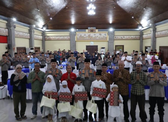 
					Kapolda Bali Gelar Buka Puasa Bersama Insan Pers dan Berikan Santunan kepada Anak Yatim
