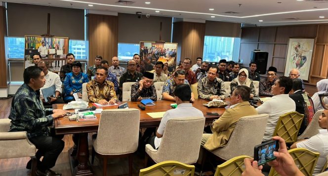 
					Menteri PKP Gelar Pertemuan Dengan Sejumlah Kepala Daerah, Bahas Masalah Rumah Kumuh dan Rumah Subsidi
