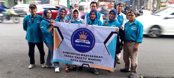 
					Komnas UKM Kota Bandung Bagikan 500 Takjil, Tebar Kepedulian di Bulan Ramadan