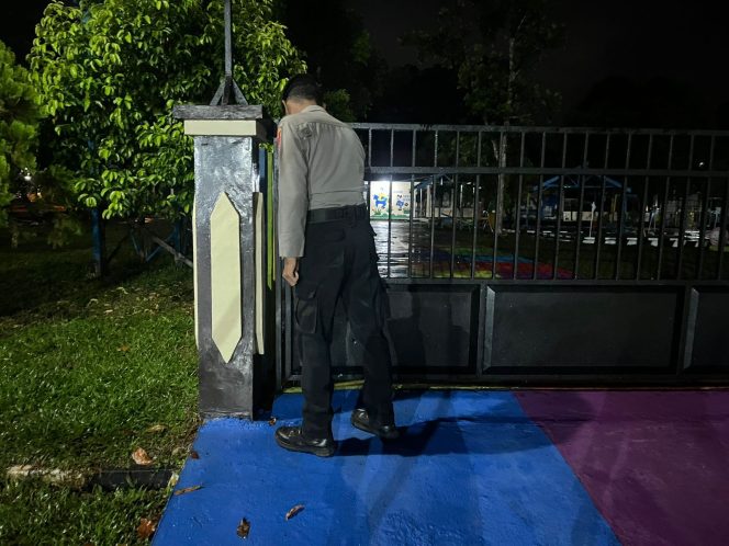 
					Satsamapta Polres Bartim Lakukan Patroli Dini Hari, Pastikan Keamanan di TK Bhayangkari