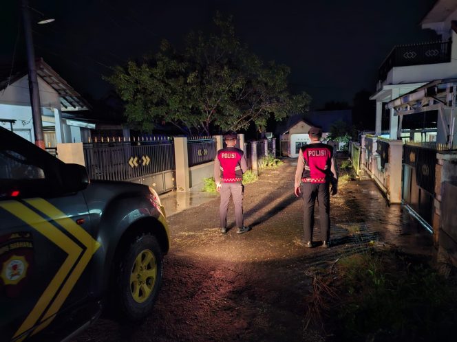 
					Patroli Jawara Satsamapta Polres Bartim Lakukan Patroli R4, Pastikan Keamanan di Pemukiman Warga Perumnas Nansarunai Permai
