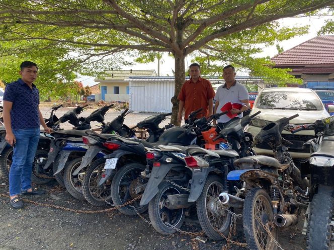 
					Ungkap Kasus Curat Ranmor di Tiga TKP, Satreskrim Polres Way Kanan Amankan Belasan Motor dan Dua Pelaku Satu diantaranya Residivis Curat di Tahun 2016