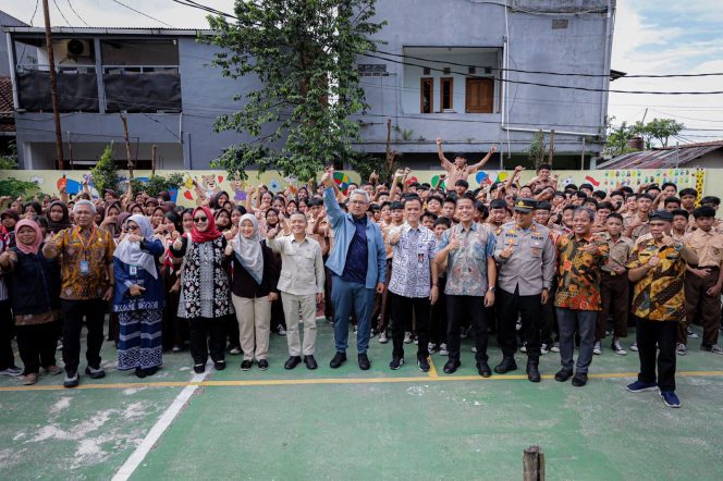 
					Smartboard Bikin Kelas Lebih Hidup, SMPN 70 Bandung Rasakan Dampak Nyata Digitalisasi Sekolah