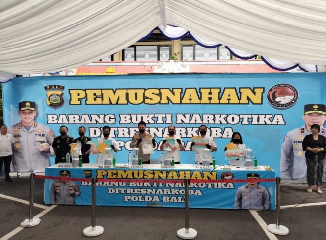 
					Polda Bali Musnahkan BB Narkoba Bernilai Capai 23,5 Miliar Rupiah