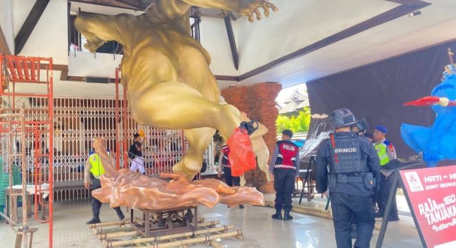 
					Polda Bali Patroli ke Banjar Saat Warga Garap Ogoh-Ogoh, Pastikan Tradisi Nyepi Aman dan Tertib
