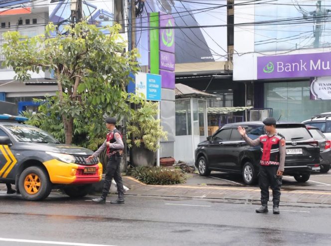 
					Subsatgas Pam Jalur Laksanakan Pengaturan di Jalan Teuku Umar Denpasar dalam Rangka Ops KRYD Jelang Ketupat Agung 2026