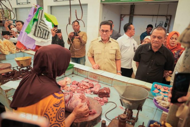 
					Jelang Lebaran, Mendag dan Gubernur Jateng “Blusukan” di Kudus: Pastikan Dapur Warga Tetap Ngebul
