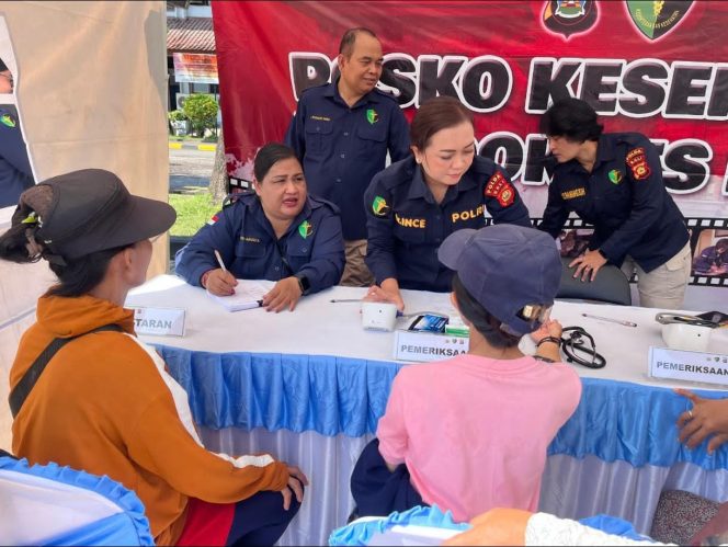 
					Biddokkes Polda Bali Laksanakan Bhakti Kesehatan di Pelabuhan Padangbai