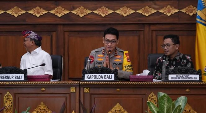 
					Jelang Nyepi Caka 1948 dan Idul Fitri 1447 H, Kapolda Bali Paparkan Strategi Mitigasi Konflik Sosial