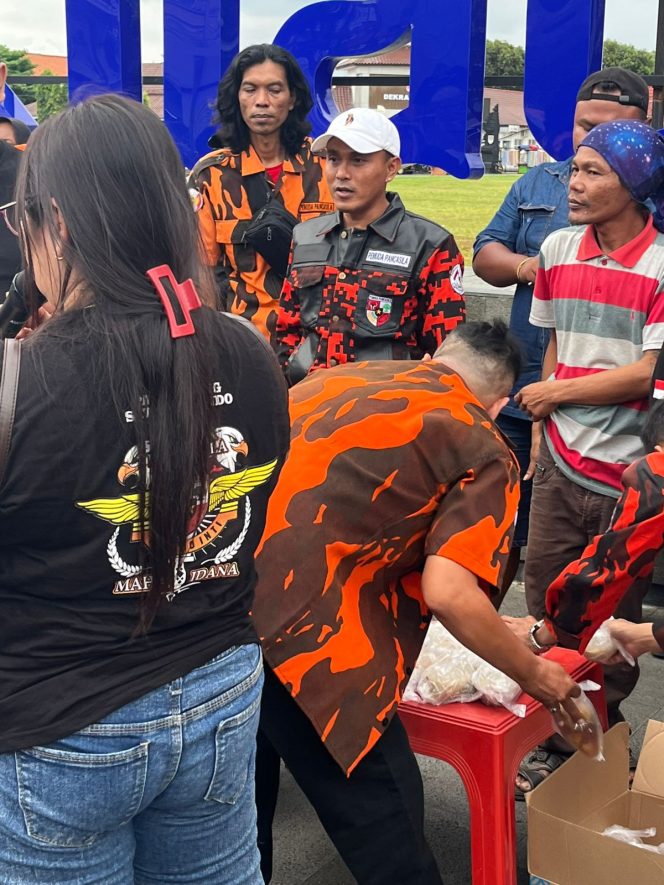 
					PAC Pemuda Pancasila Cilteng Tebar Kebaikan, Bagikan 1.000 Paket Takjil dan Gelar Bukber Solidaritas