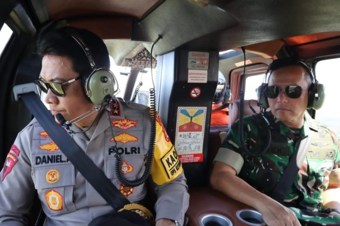 
					Pantau Arus Mudik dari Udara, Kapolda Bali Tinjau Antrean Panjang di Gilimanuk