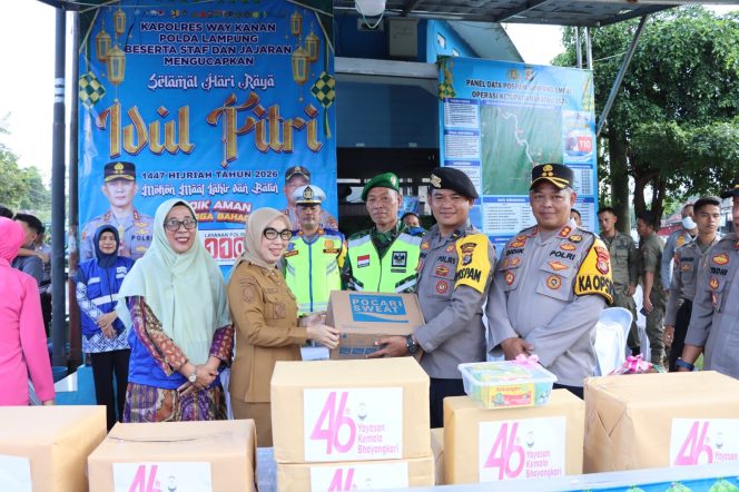 
					Operasi Ketupat Krakatau 2026, Kapolres Dampingi Bupati Way Kanan Tinjau Pos Pam Lebaran