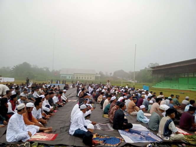 
					Kurang Lebih 2000 an Jama’ah Membludak Sholat Berjama’ah Hari Raya Idul Fitri 1447 H/2026 M di Lapangan H.Amin Ucek