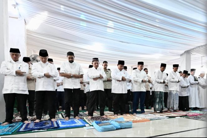 
					Armia Pahmi Bupati Aceh Tamiang Sambut Presiden Prabowo, Salat Idulfitri bersama masyarakat