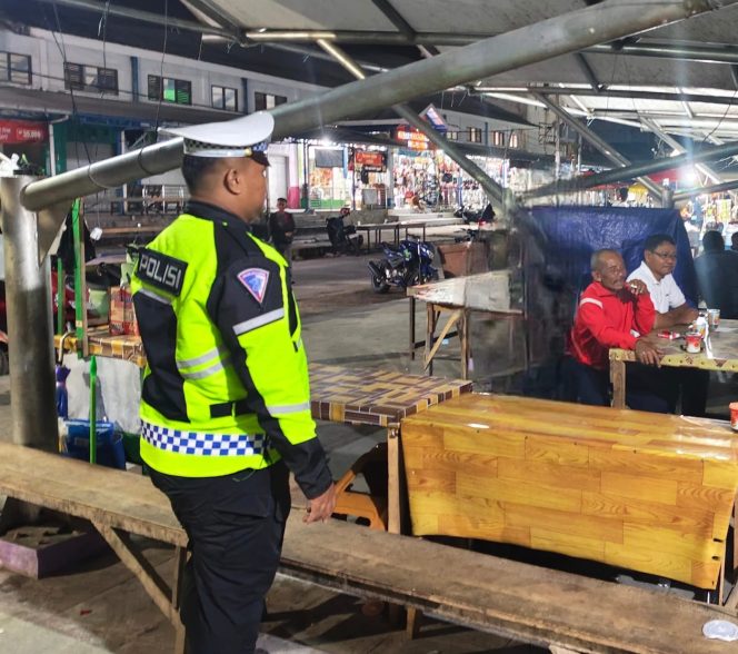 
					Sat Lantas Polres Sukamara Intensifkan Patroli Dialogis, Ingatkan Masyarakat Pentingnya Kamseltibcarlantas