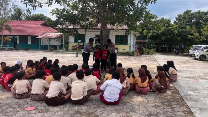 
					Sat Lantas Polres Sukamara Hadir di Sekolah, Bentuk Generasi Muda Tertib Lalu Lintas