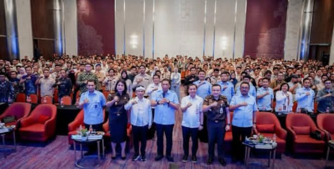 
					Pemkab Karawang dan Purwakarta Ikuti Giar Pengarahan dan Evaluasi Pelaksanaan Dapur SPPG