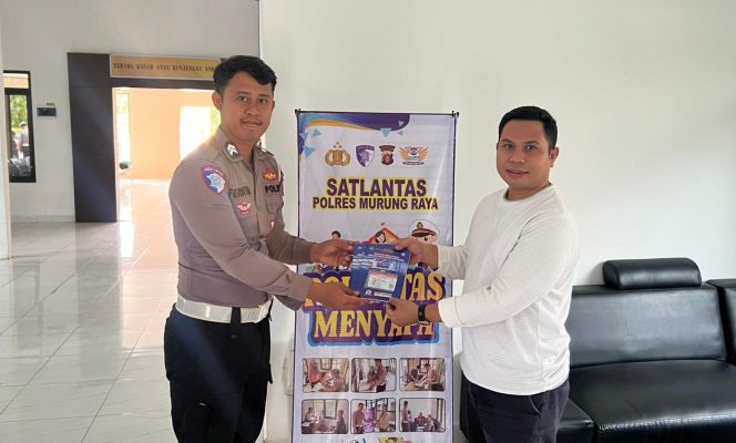 
					Satlantas Polres Murung Raya Prioritaskan Layanan SIM Yang Berdedikasi Untuk Masyarakat Lewat Program “Polantas Menyapa”