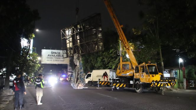 
					Cuaca Ekstrem, Satpol PP Perketat Penertiban dan Antisipasi Reklame Rawan Roboh