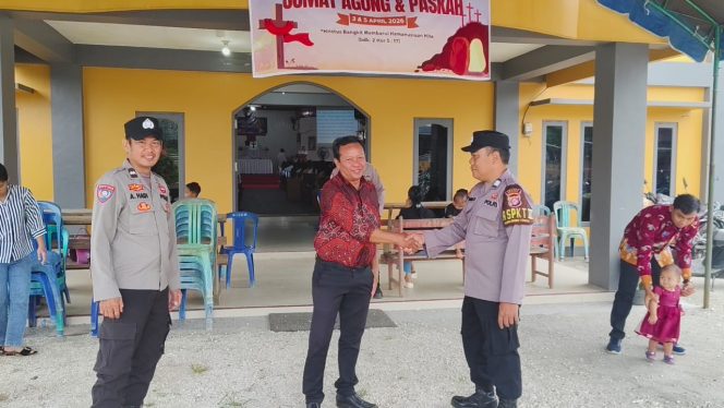 
					POLSEK KAPUAS TENGAH PASTIKAN IBADAH PASKAH DI GEREJA GKE IMMANUEL BERLANGSUNG AMAN DAN TERTIB