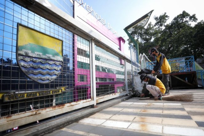 
					Pembongkaran Teras Cihampelas Tunggu Izin KPK