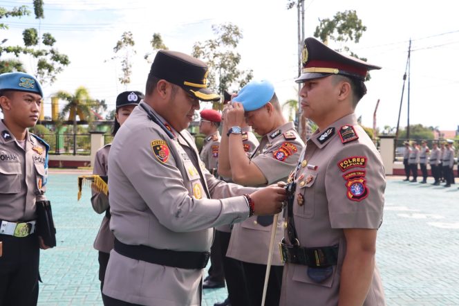 
					Kapolres Kapuas Pimpin Sertijab Kasi Propam,Kapolsek Kapuas Timur dan Kapolsek Selat