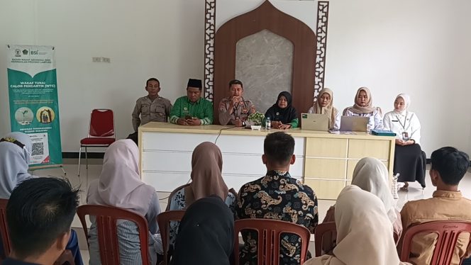 
					Manfaatkan Binluh di KUA, Kasat Binmas Polres Way Kanan Ajak Calon Pengantin Jauhi KDRT dan Judol