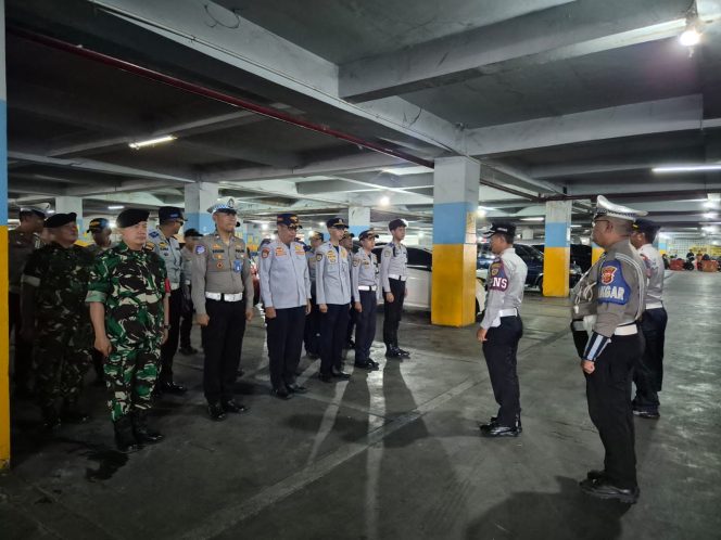 
					Tak Ada Ampun! Petugas Siap Derek Parkir Liar