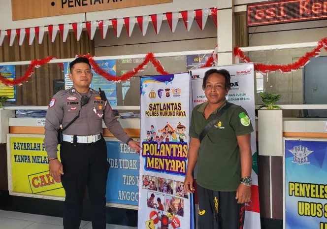 
					Petugas Samsat Murung Raya Maksimalkan Pelayanan Humanis Kepada Masyarakat Melalui “Polantas Menyapa”