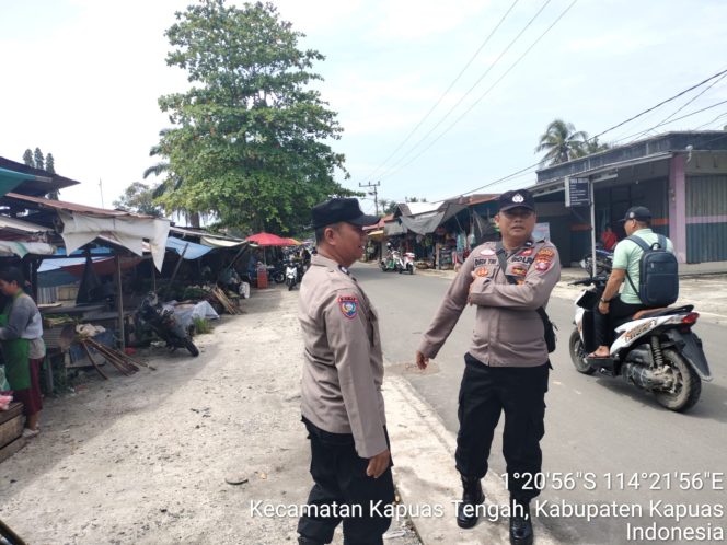 
					Personil Polsek kapuas tengah laksanakan Patroli Rutin ke bank BRI unit Pujon.