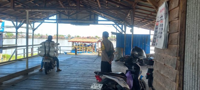
					Ciptakan Harkamtibmas Tetap Kondusif Polsek Kapuas Hilir Rutin Laksanakan Patroli Siang Kepemukiman Warga