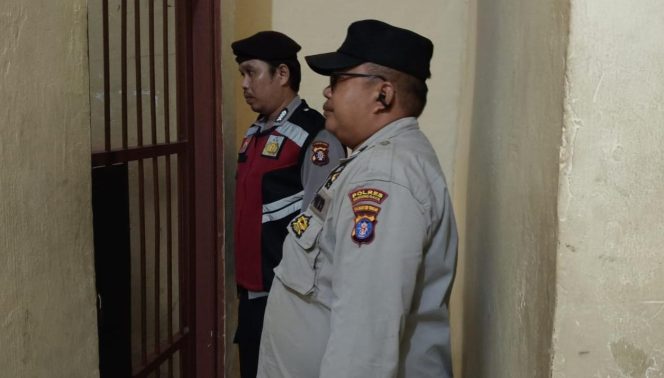 
					Pastikan Tahanan Sehat, Petugas Piket Rutin Kontrol Terus Rutan Polres Murung Raya