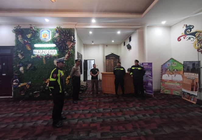 
					Satlantas Polres Murung Raya Patroli Di Kantor Bupati